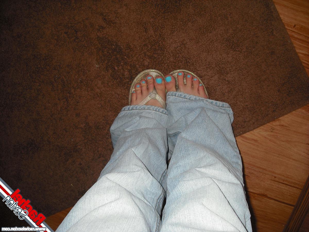 15P Pictures of teen amateur Rachel Sexton taking hot pics of herself