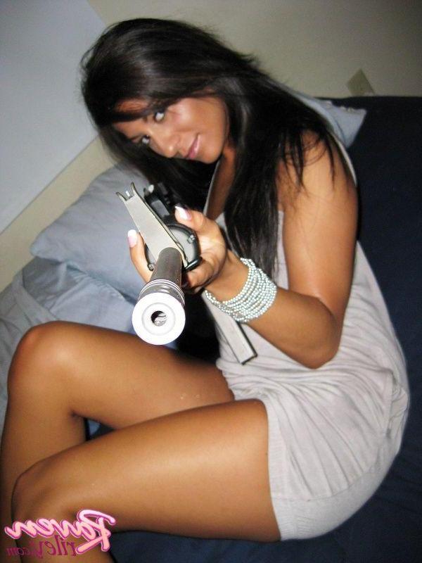 20P Pictures of teen amateur Raven Riley ready to blow you away