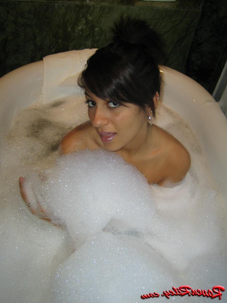 20P Raven in a steamy bath