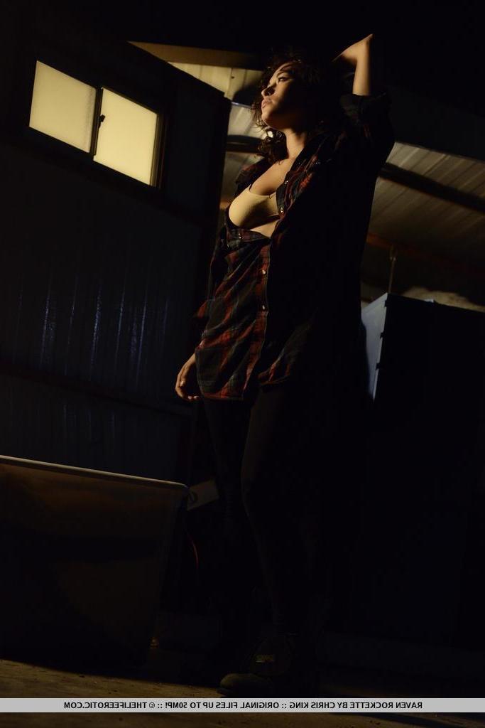 16P Raven Rockette strips naked in a dark basement