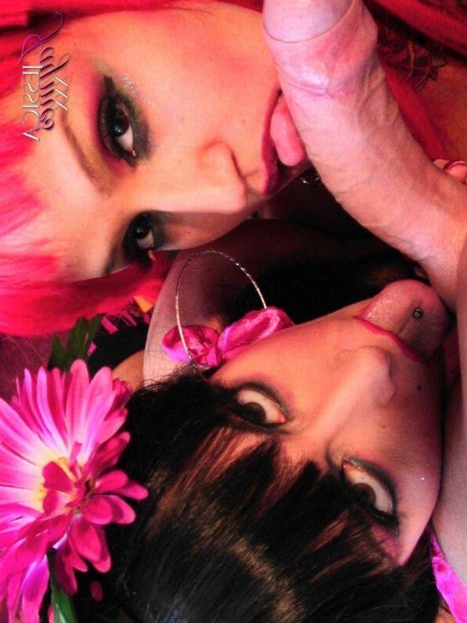 15P Pictures of teen girl Regan Reese sharing a cock with her girlfriend