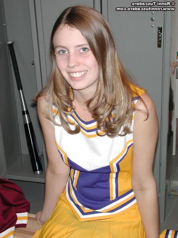 20P Pictures of cheerleaders being naughty in the locker room