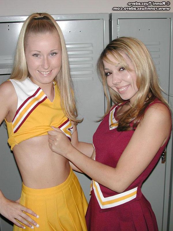 20P Pictures of cheerleaders being naughty in the locker room