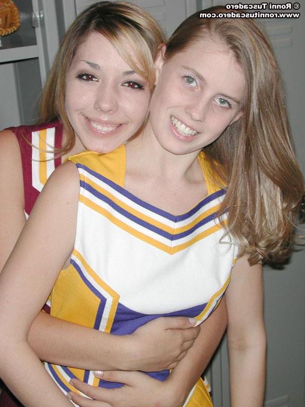 20P Pictures of cheerleaders being naughty in the locker room