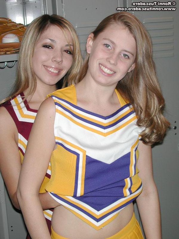 20P Pictures of cheerleaders being naughty in the locker room