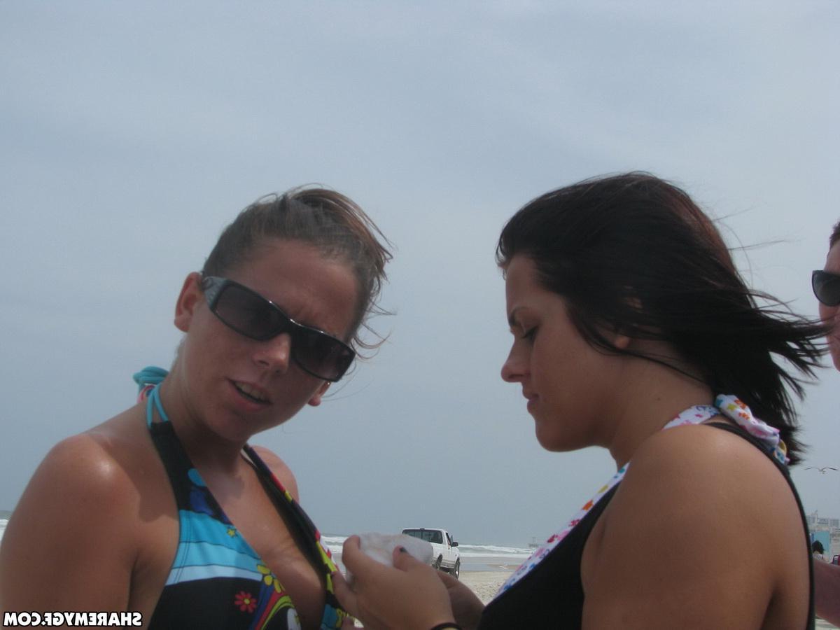 20P Roxy and her girlfriend share some naughty pics from their vacation