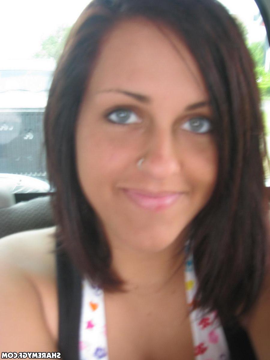 20P Roxy and her girlfriend share some naughty pics from their vacation