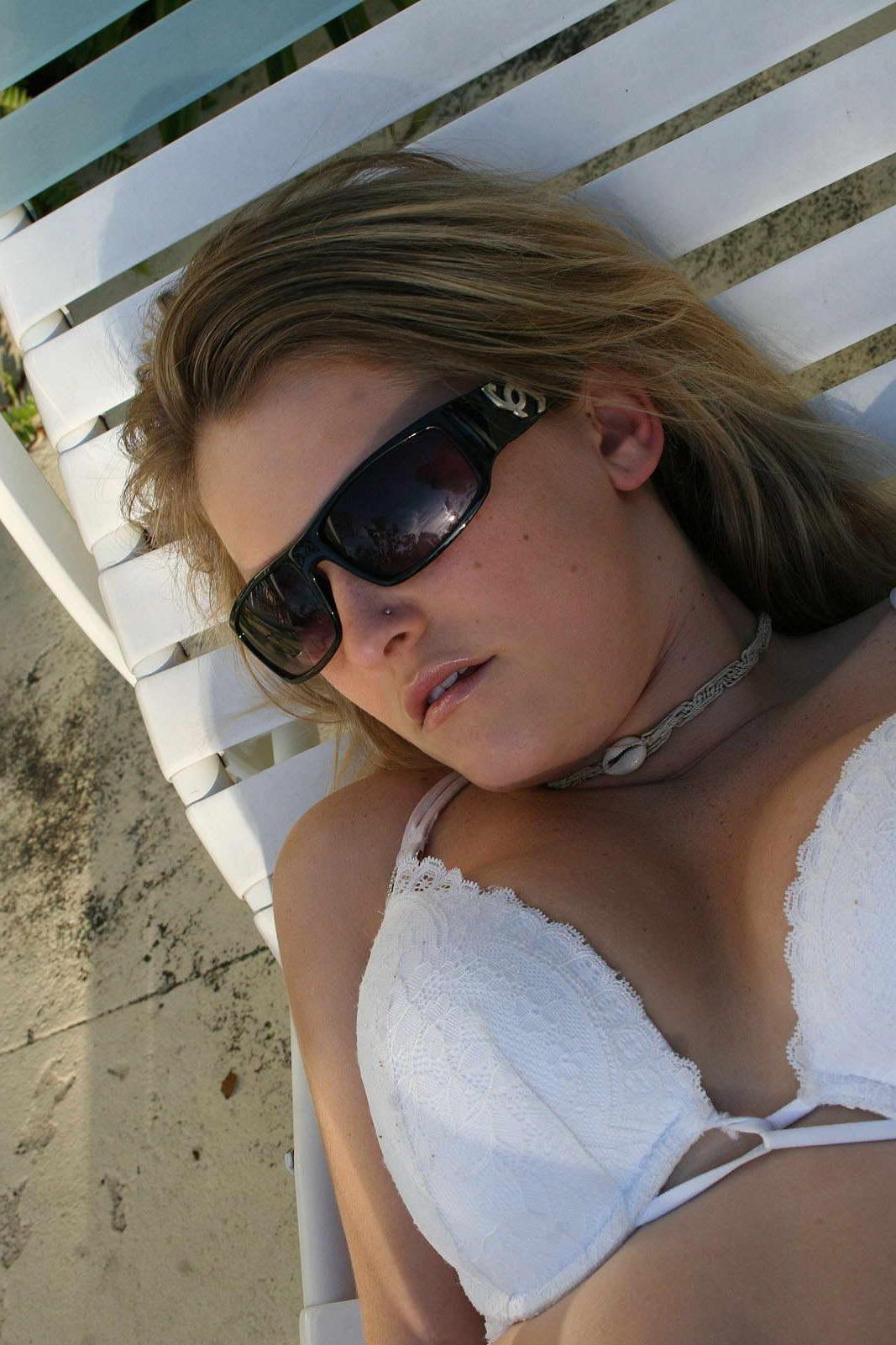 15P Samantha goes outside in her bra and panties
