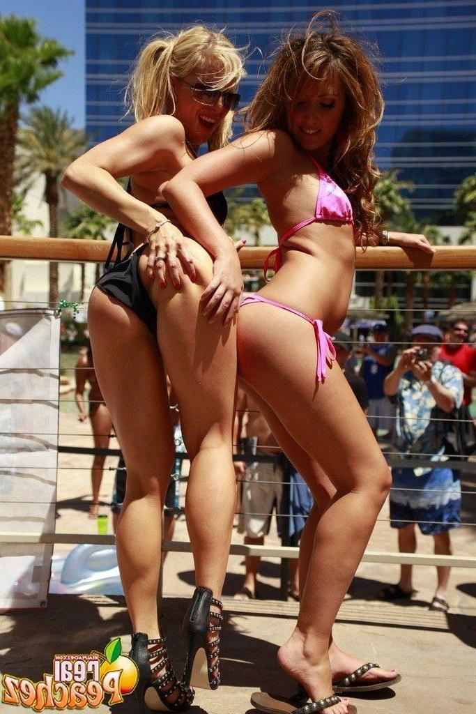 15P Pictures of Real Peachez getting freaky with her girlfriend