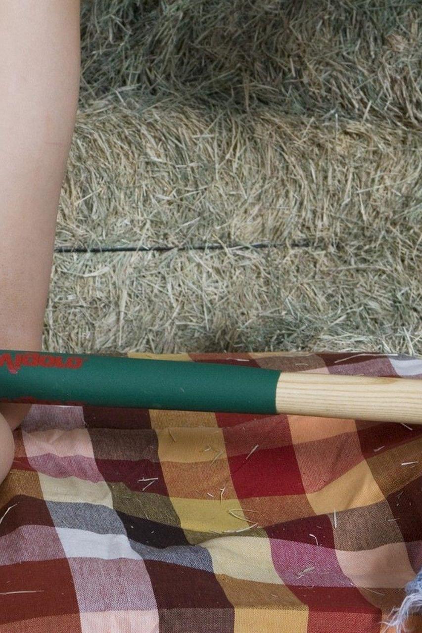 15P Pictures of Sarah Peachez being a naughty farmer girl