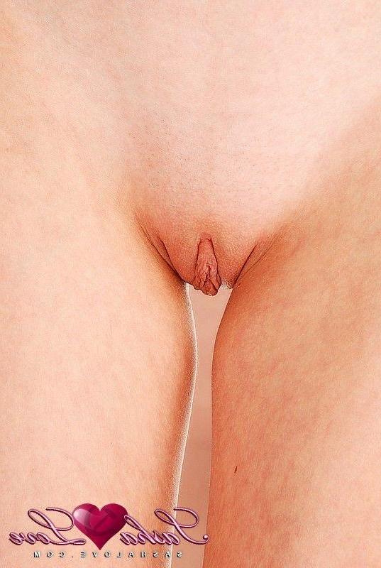 15P Pictures of teen girl Sasha Love giving you her pussy
