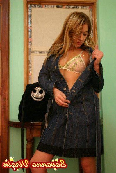 16P Pictures of Savanna Virgin looking hot in pretty panties