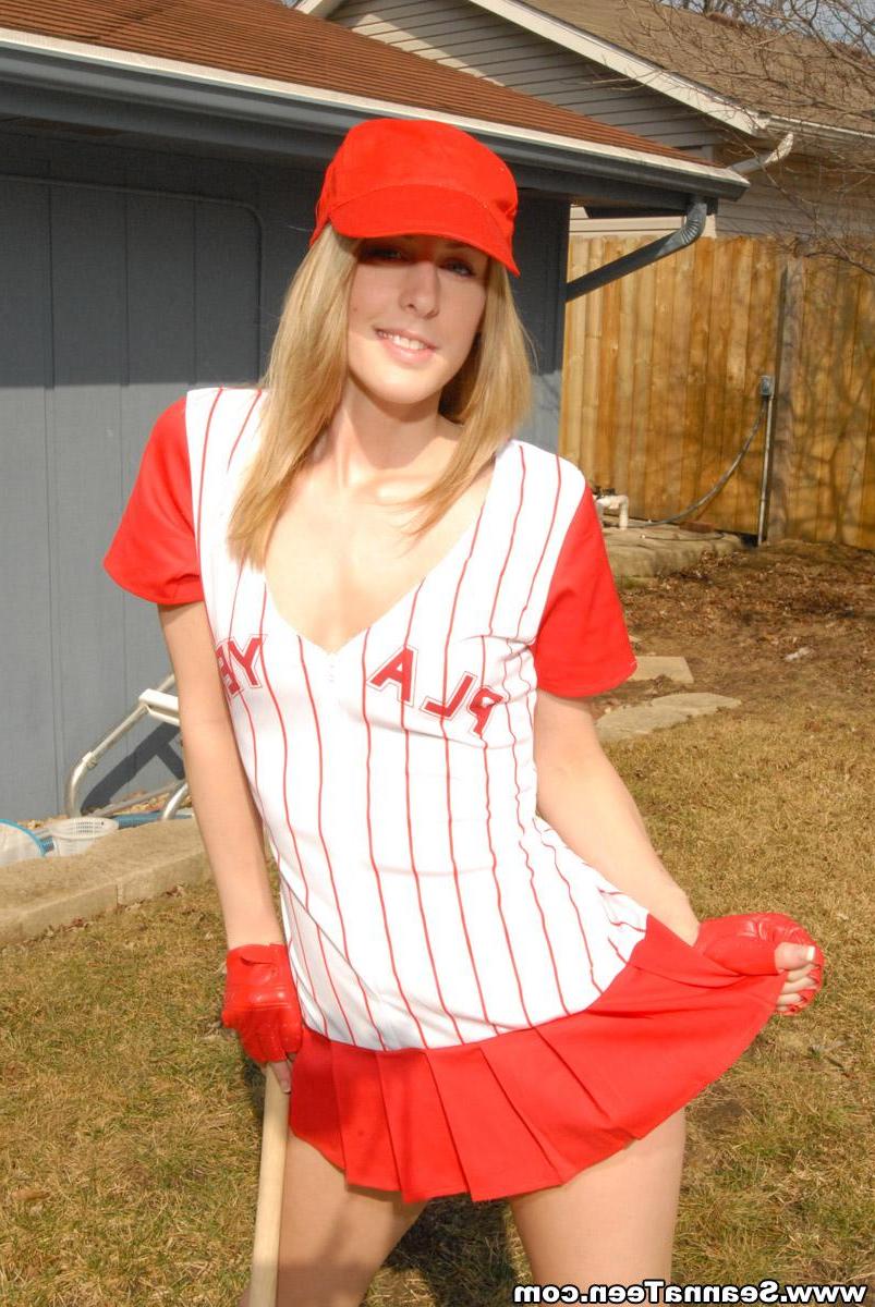 20P Pictures of Seanna Teen playing baseball naked