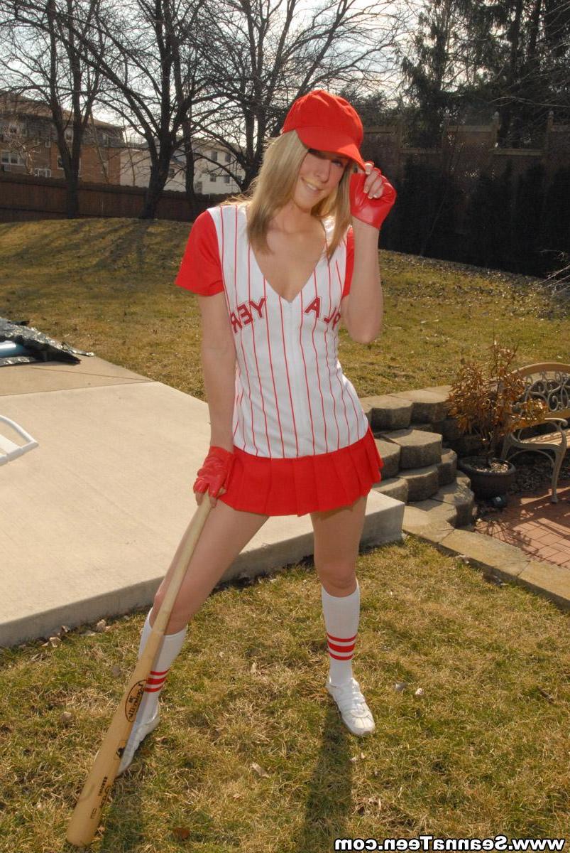 20P Pictures of Seanna Teen playing baseball naked