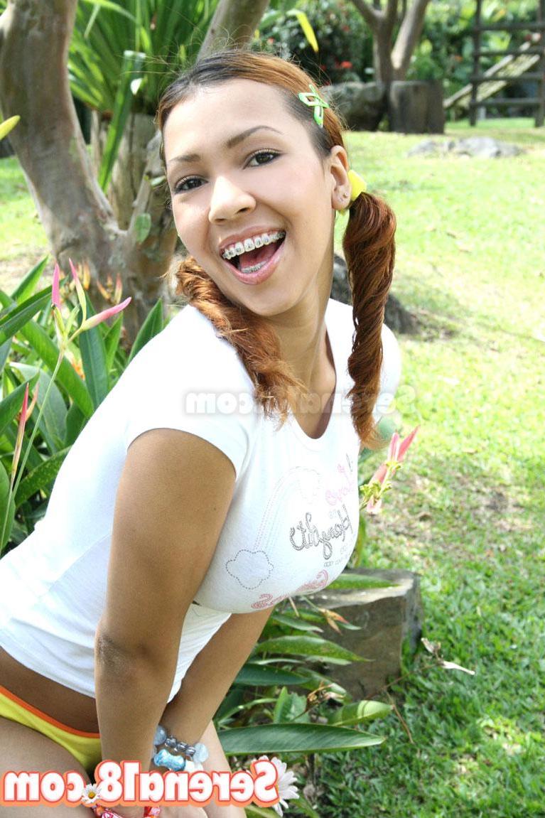 19P Pictures of Serena 18 showing you her big tits outside