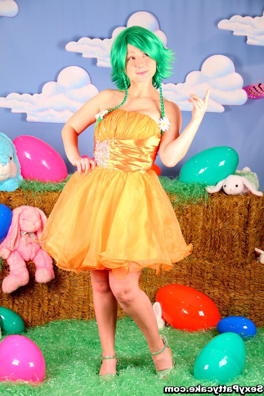 16P Sexy Pattycake dresses up as your sexy bunny and raids the garden