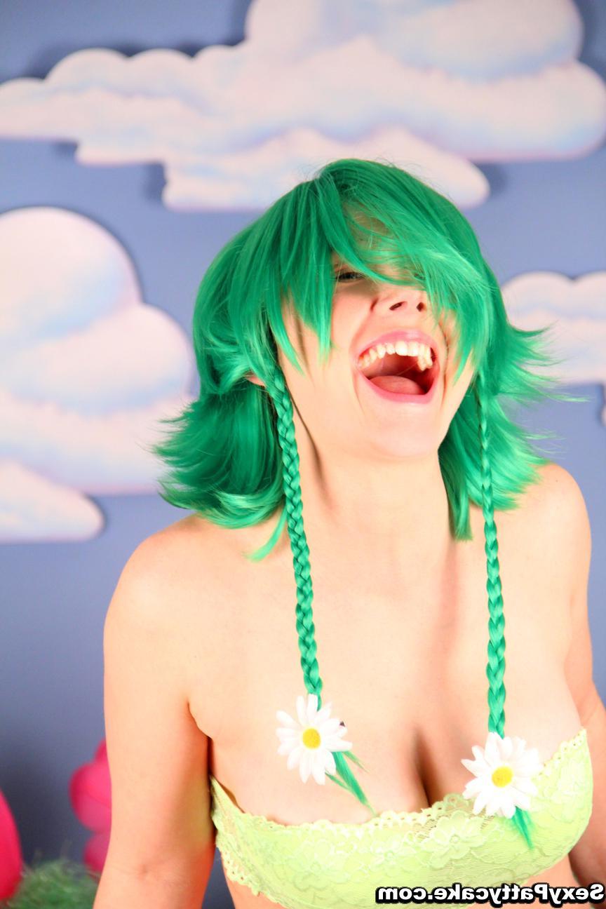 16P Sexy Pattycake dresses up as your sexy bunny and raids the garden