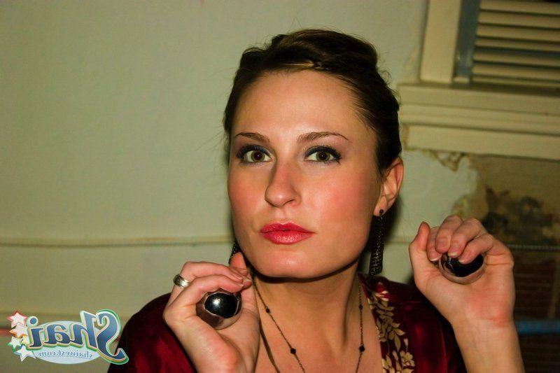 20P Pictures of Shai West fucking herself japanese-style