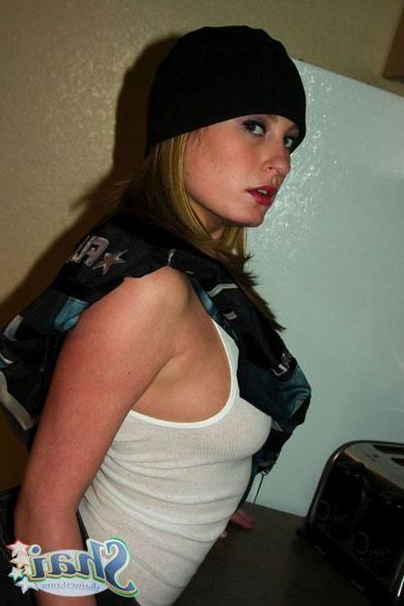 20P Pictures of teen girl Shai West showing you her fun parts