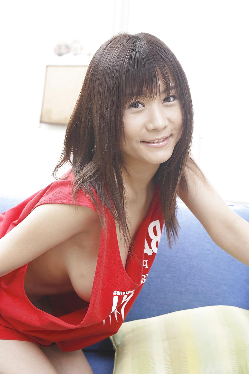 25P Japanese Bikini Babes-Ai Arakawa