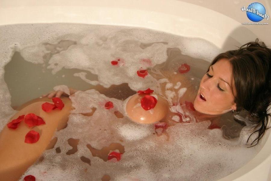 16P Pictures of Planet Mandy taking a bath with rose petals