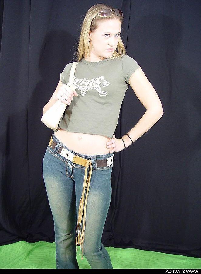 20P Pictures of teen Staci.ca getting naked for you