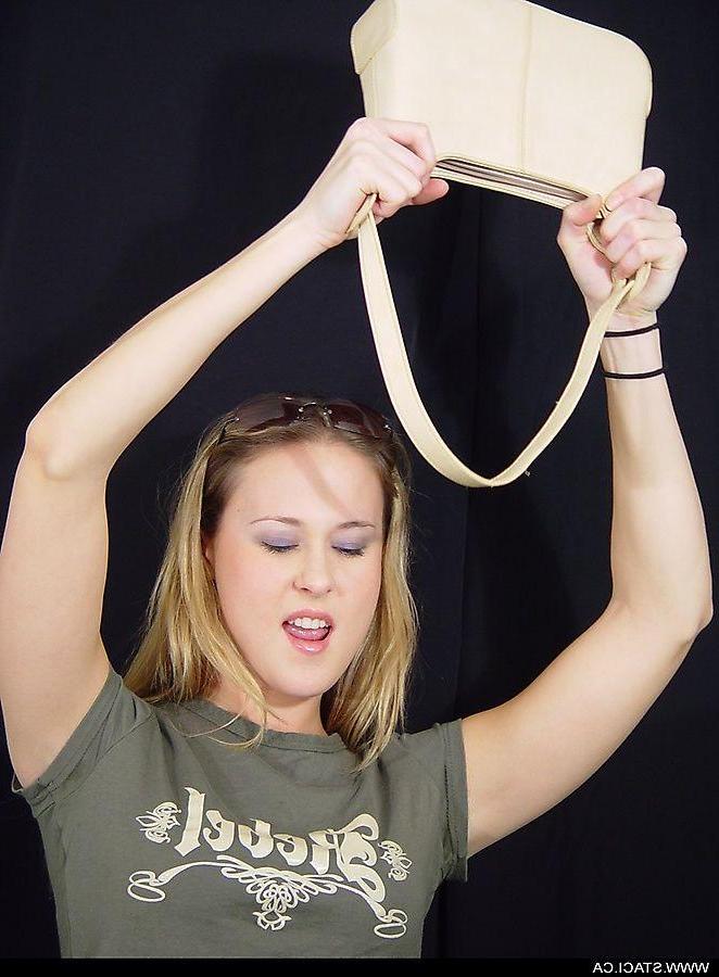 20P Pictures of teen Staci.ca getting naked for you