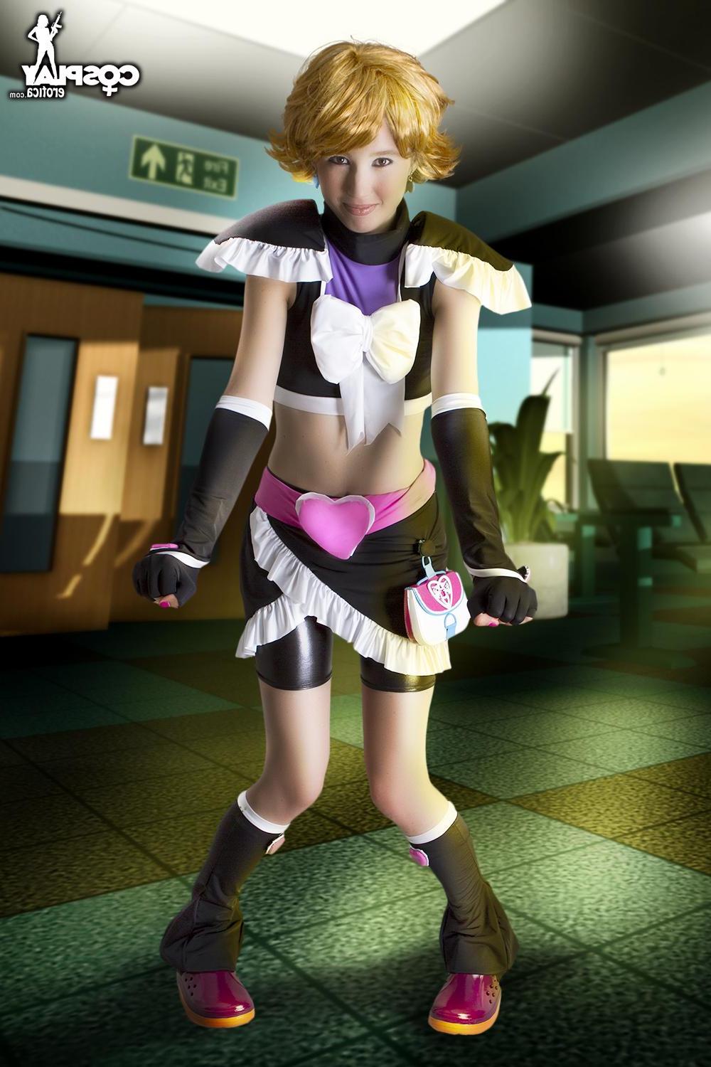 12P Cosplay hottie Stacy strips in a sexy anime set