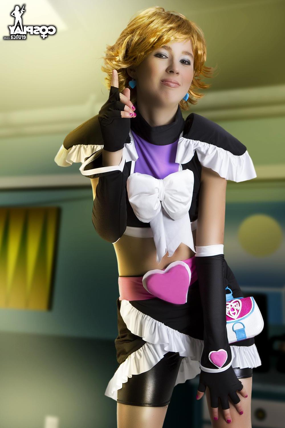12P Cosplay hottie Stacy strips in a sexy anime set