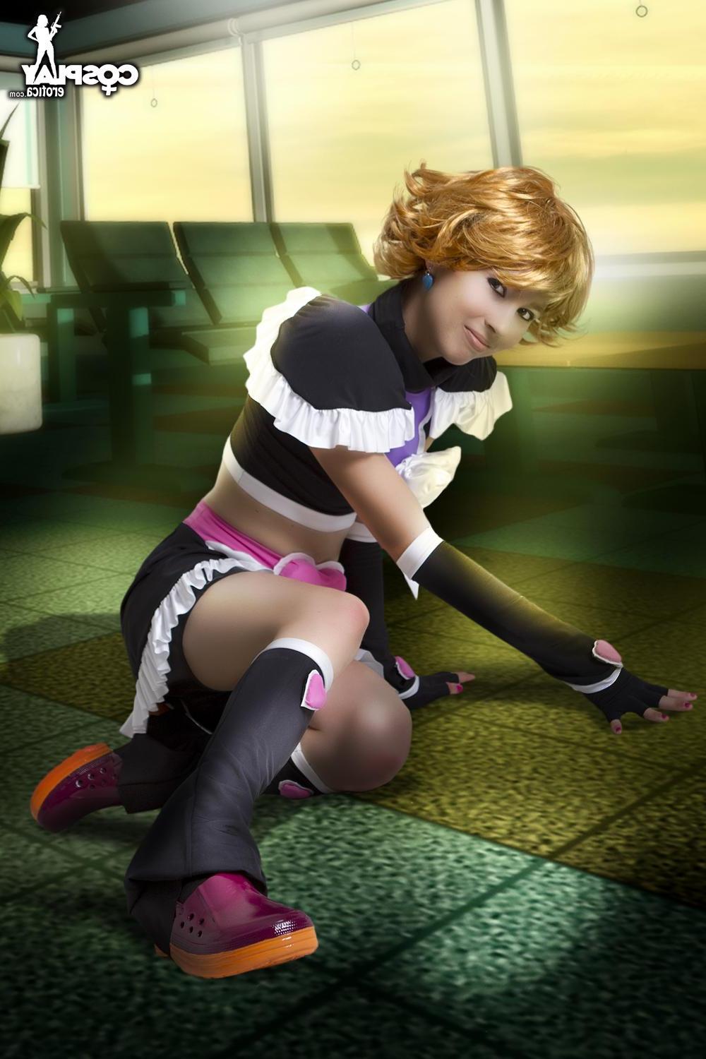 12P Cosplay hottie Stacy strips in a sexy anime set