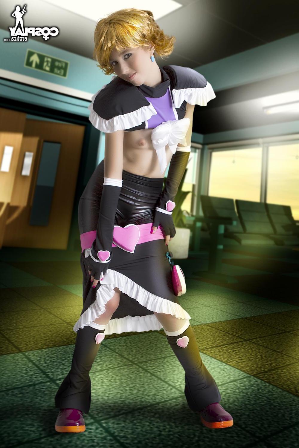 12P Cosplay hottie Stacy strips in a sexy anime set