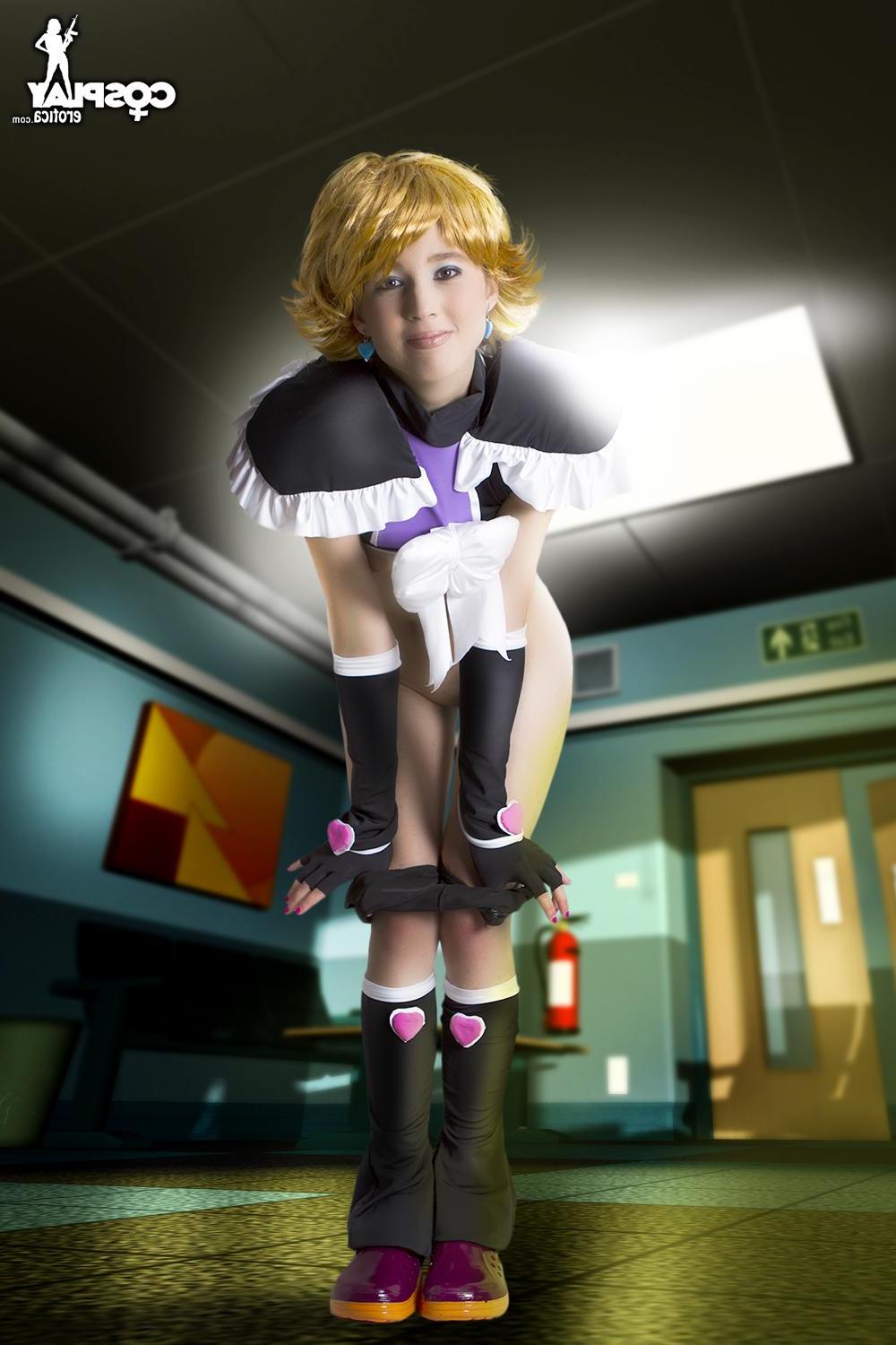12P Cosplay hottie Stacy strips in a sexy anime set