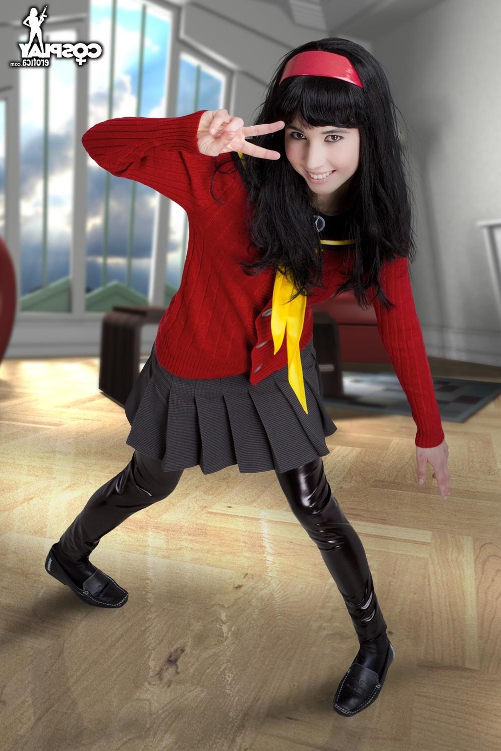 12P Beautiful cosplayer Stacy makes your anime fantasy come true