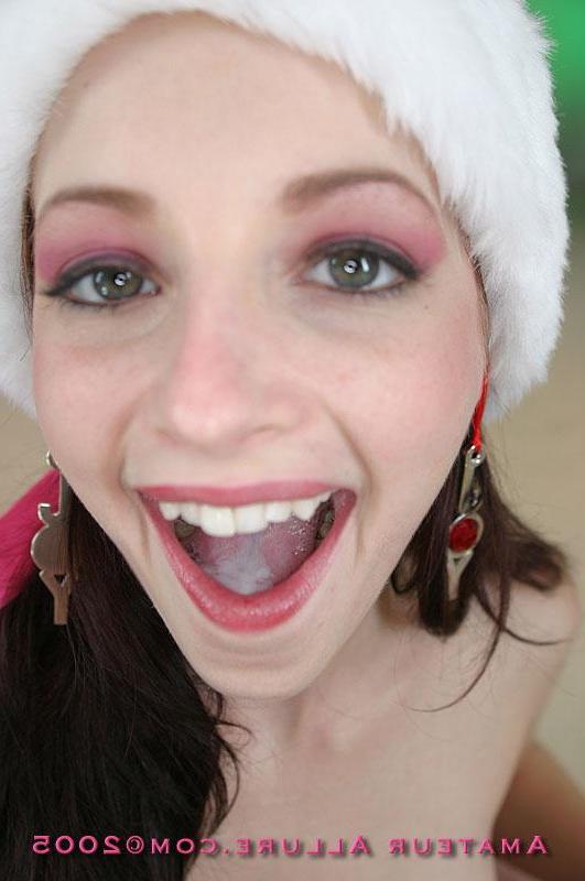 16P Pictures of Tabetha going down on cock for Christmas