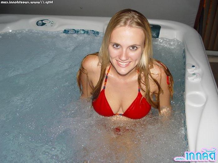 15P Pictures of Sweet Danni going for a dip in the hot tub