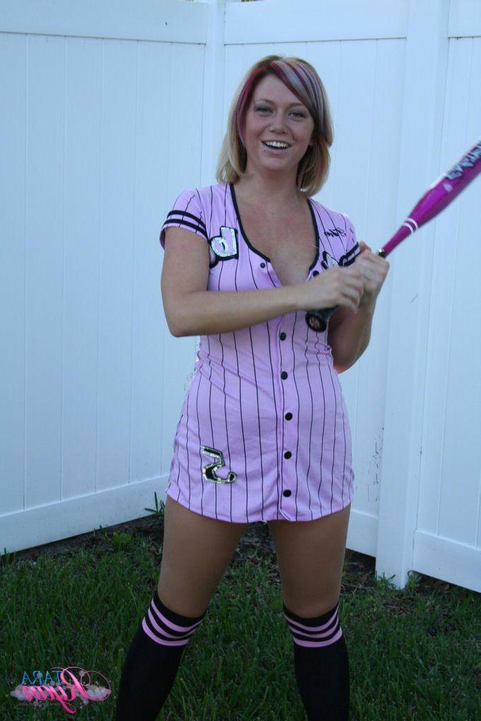 20P Pictures of teen babe Tara Ryan having some fun with baseball