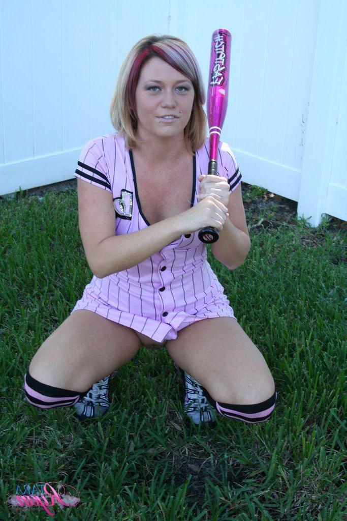 20P Pictures of teen babe Tara Ryan having some fun with baseball