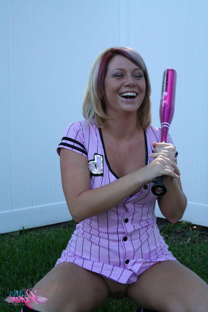 20P Pictures of teen babe Tara Ryan having some fun with baseball