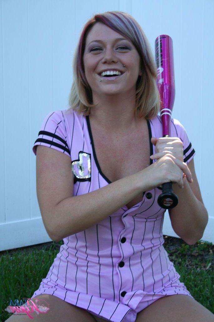 20P Pictures of teen babe Tara Ryan having some fun with baseball
