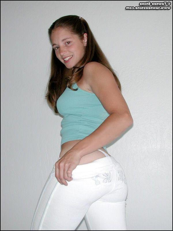 20P Pictures of Tawnee Stone slipping out of her clothes