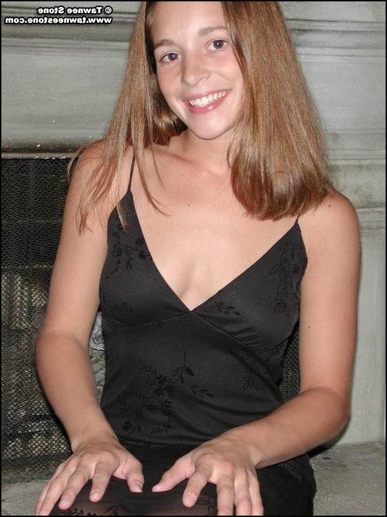 20P Pictures of Tawnee Stone exposing her tits