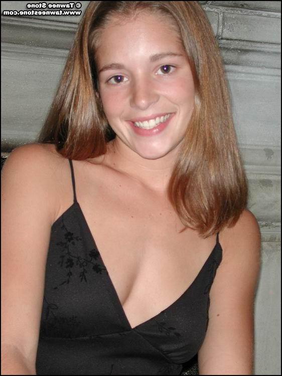 20P Pictures of Tawnee Stone exposing her tits