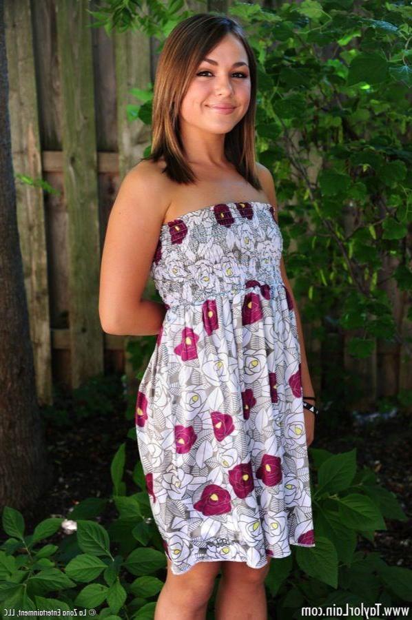 15P Pictures of teen girl Taylor Lain getting naked in the back yard