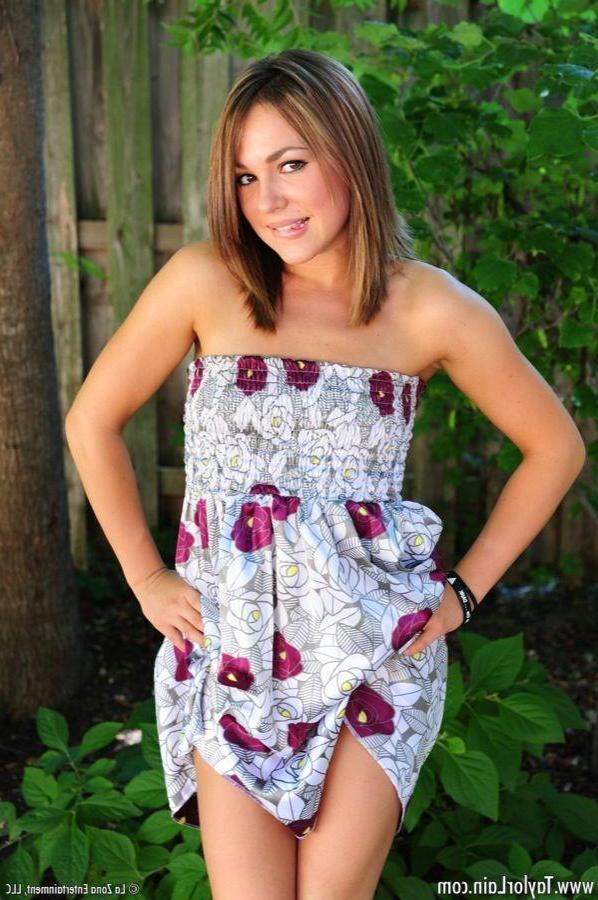 15P Pictures of teen girl Taylor Lain getting naked in the back yard