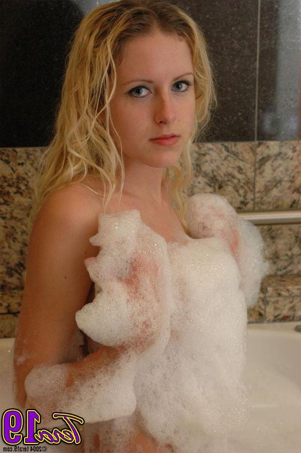 12P Beautiful teen Tera 19 wants to take a bubble bath with you