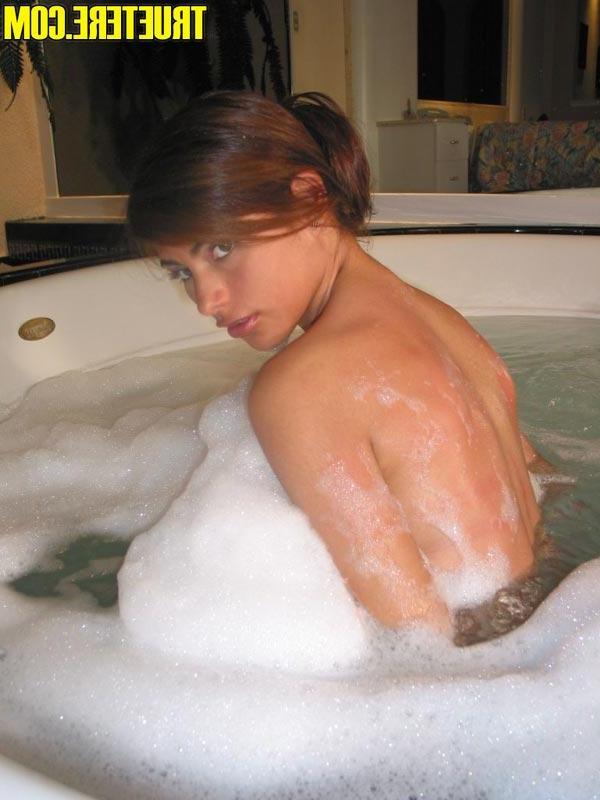 15P True tere latina teen in bath