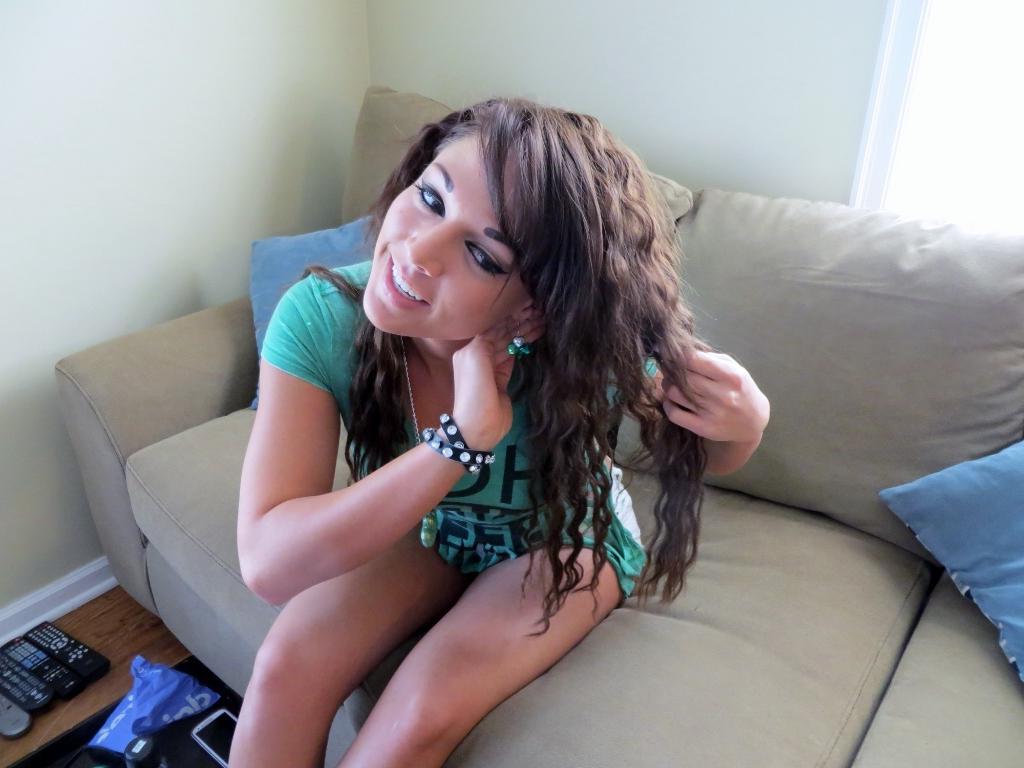 15P Val Midwest takes off her clothes and shakes her ass for a St. Patrick's Day cam show