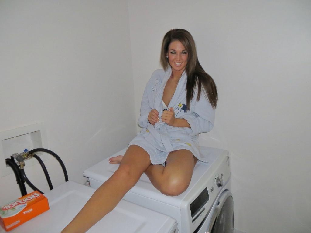 16P Val Midwest gets naked in the laundry room on laundry day