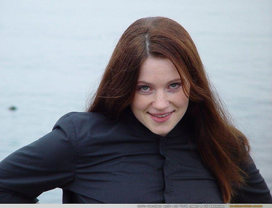 20P Pictures of teen girl Vicki Model being a cock-tease outside