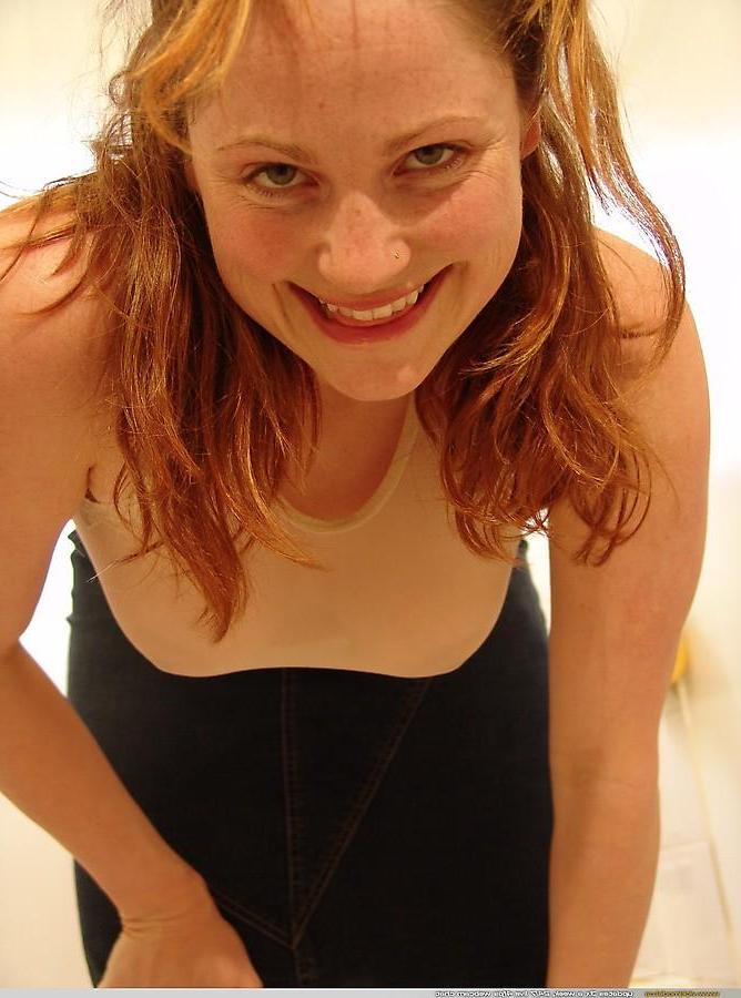 20P Pictures of teen girl Vicki Model getting all wet for you